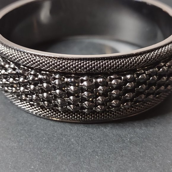 8.5 Inch Black Metal Bangle - Picture 8 of 9